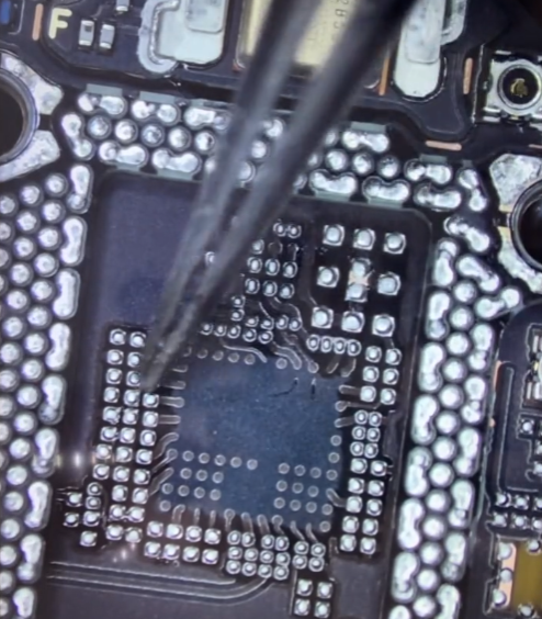 华为mate 50 pro拆解：主板预留5g射频芯片位置